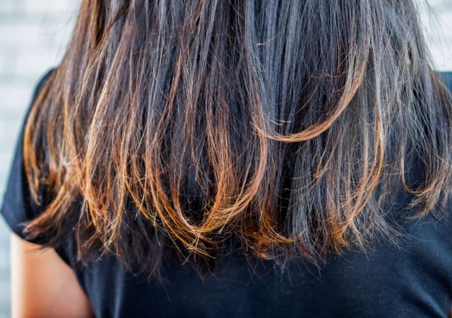 rambut rusak bisa diperbaiki dengan minyak kelapa