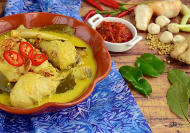 opor ayam kecombrang
