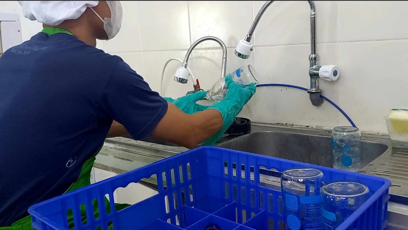 Proses Pencucian botol